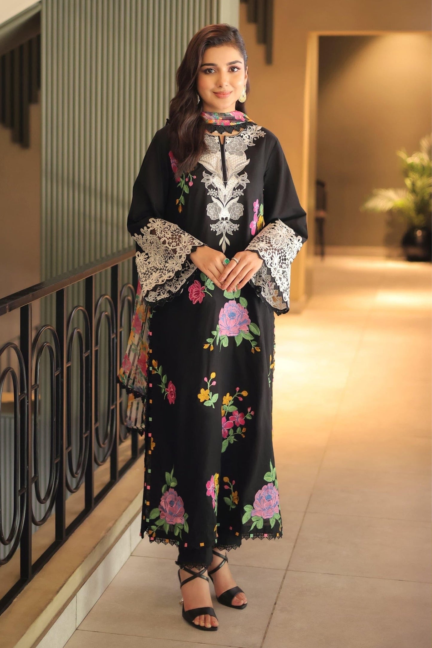 3PC EMBROIDERED LAWN SUIT - SR-516