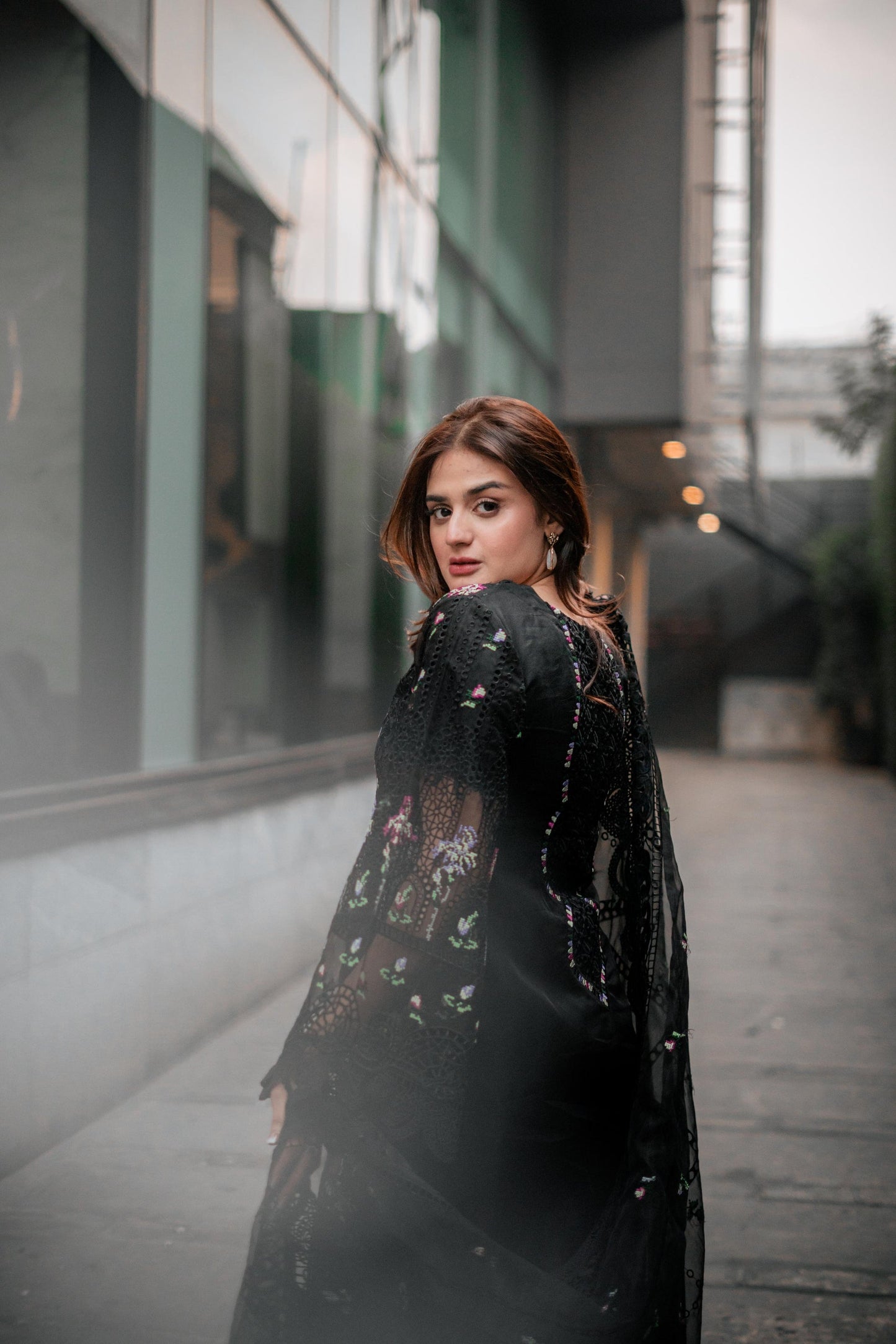 3PC EMBROIDERED LAWN SUIT - SR-512